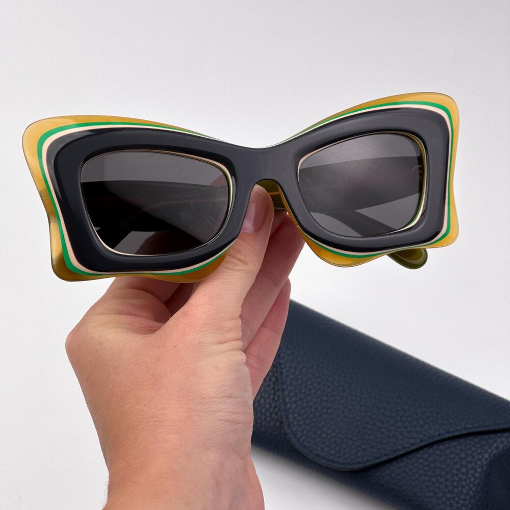 Loewe LW40140U Sunglasses – Shiny Grey Multicolor Cat Eye Frame| Model LW40140U